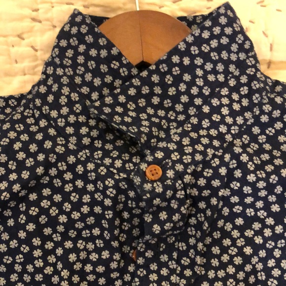 Old Navy Slim Fit Dress Shirt - Picture 3 of 5